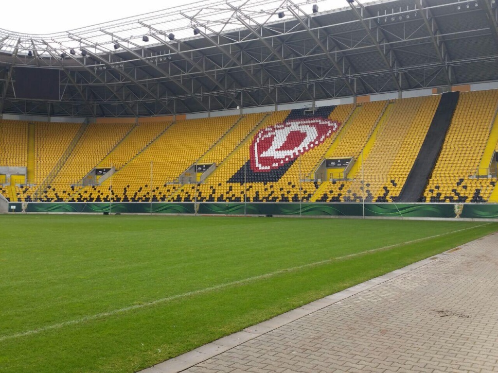 Venue-Dressing im Dresdner Stadion zum DFB-Pokal 2015